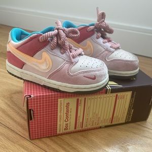 Toddler Social Status Strawberry Milk Dunks